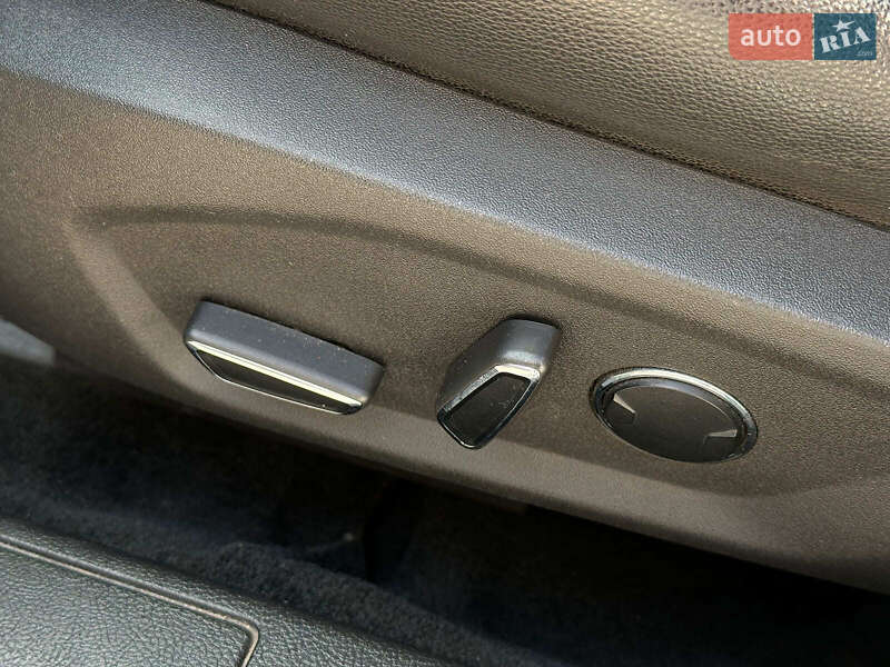 Седан Ford Fusion 2013 в Одесі