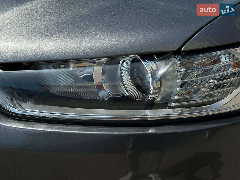 Седан Ford Fusion 2013 в Одесі