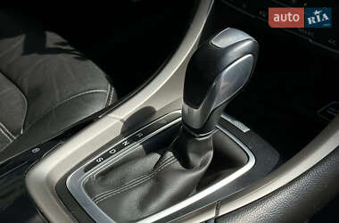 Седан Ford Fusion 2013 в 