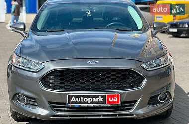 Седан Ford Fusion 2013 в 