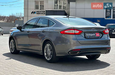 Седан Ford Fusion 2013 в 