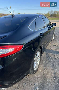 Седан Ford Fusion 2013 в 