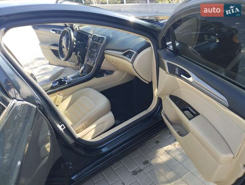 Седан Ford Fusion 2014 в Бершади