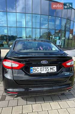 Седан Ford Fusion 2015 в 