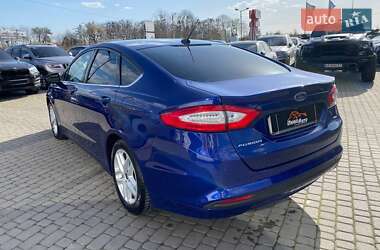 Седан Ford Fusion 2015 в 