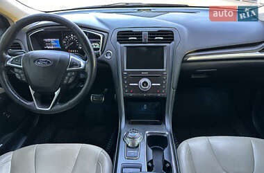Седан Ford Fusion 2017 в 