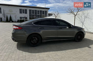 Седан Ford Fusion 2015 в 