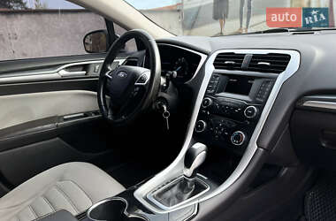 Седан Ford Fusion 2014 в 