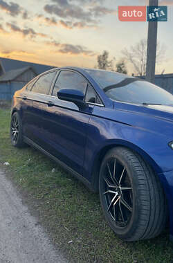 Седан Ford Fusion 2012 в 