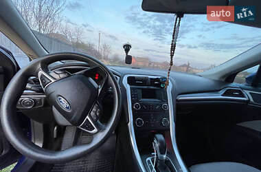 Седан Ford Fusion 2012 в 