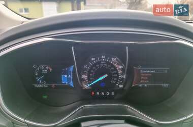 Седан Ford Fusion 2015 в 