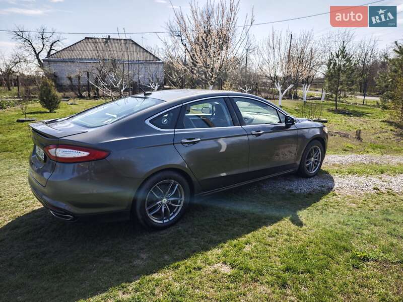 Седан Ford Fusion 2015 в Кагарлику