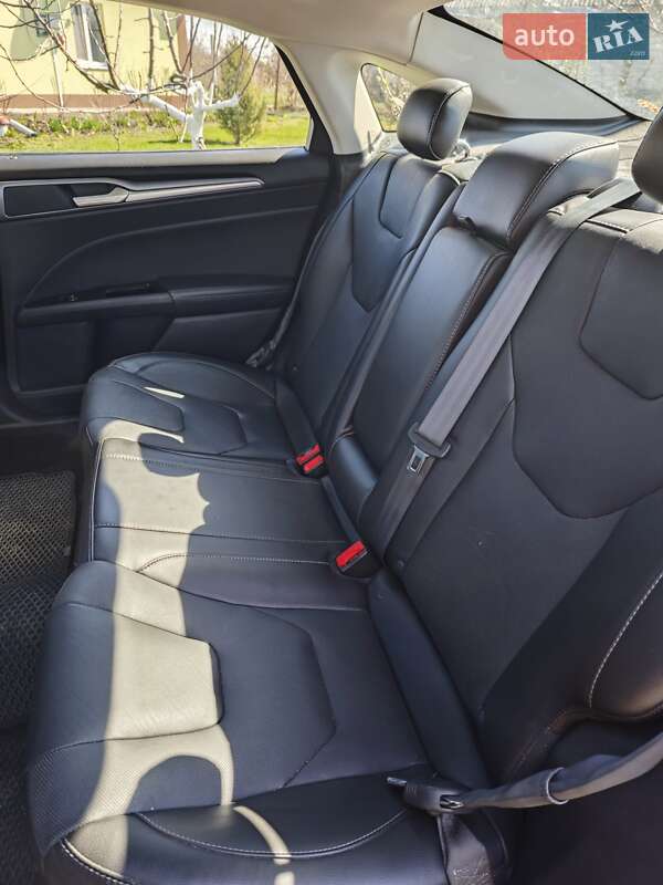 Седан Ford Fusion 2015 в Кагарлику