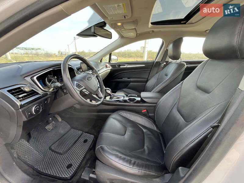 Седан Ford Fusion 2013 в Львове