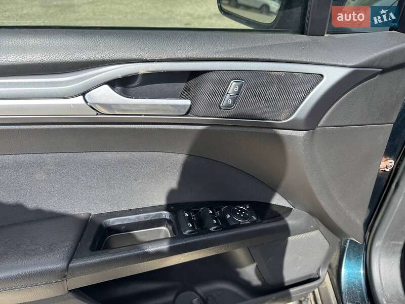 Седан Ford Fusion 2014 в Львове