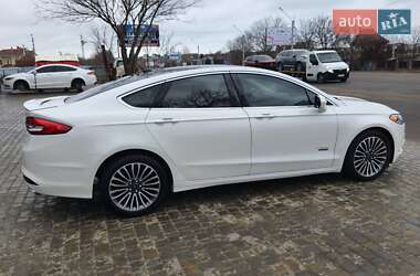 Седан Ford Fusion 2017 в 
