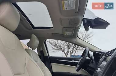 Седан Ford Fusion 2017 в 