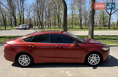 Седан Ford Fusion 2014 в 