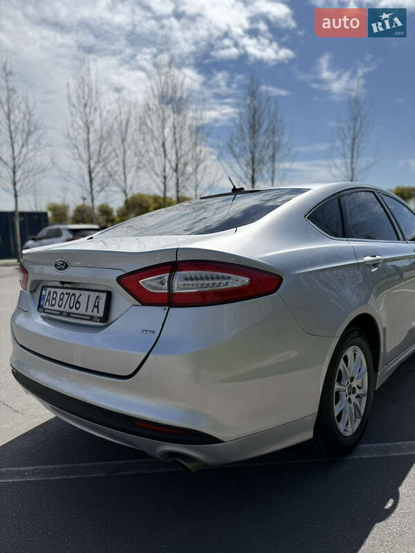 Седан Ford Fusion 2016 в Дніпрі