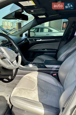 Седан Ford Fusion 2016 в 