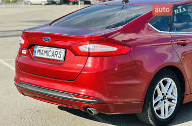 Седан Ford Fusion 2014 в 