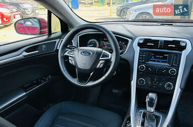 Седан Ford Fusion 2014 в 