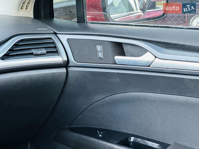 Седан Ford Fusion 2014 в Харкові