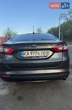 Седан Ford Fusion 2016 в 