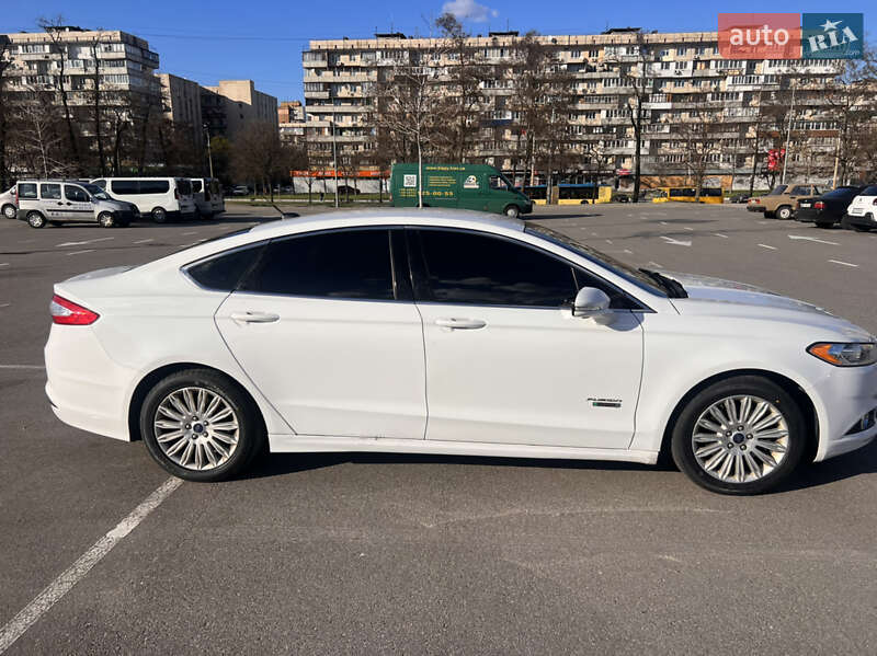 Седан Ford Fusion 2016 в Києві
