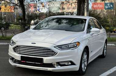 Седан Ford Fusion 2016 в 