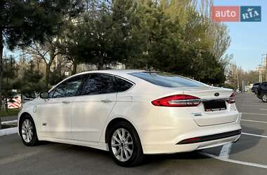 Седан Ford Fusion 2016 в 