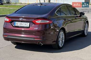 Седан Ford Fusion 2013 в 