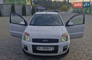 Хэтчбек Ford Fusion 2011 в 