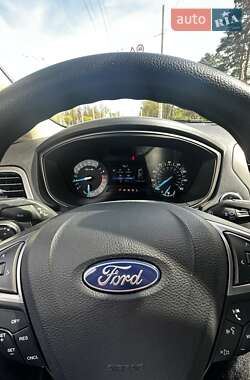 Седан Ford Fusion 2018 в 