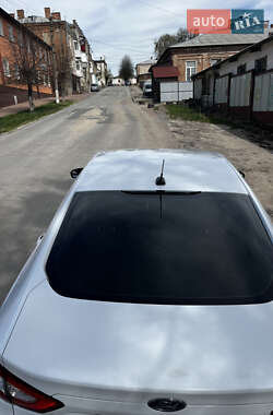 Седан Ford Fusion 2013 в 