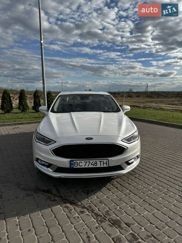 Седан Ford Fusion 2017 в 