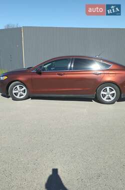 Седан Ford Fusion 2015 в 