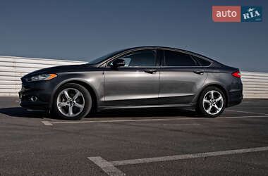 Седан Ford Fusion 2016 в Львове