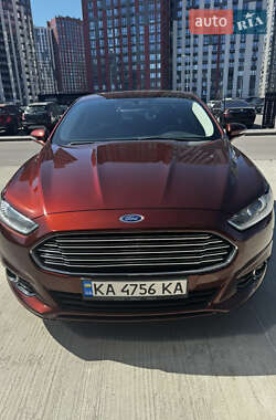 Седан Ford Fusion 2015 в 