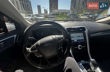 Седан Ford Fusion 2015 в 