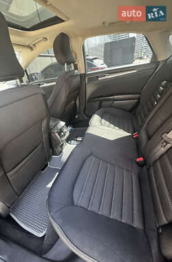 Седан Ford Fusion 2015 в 