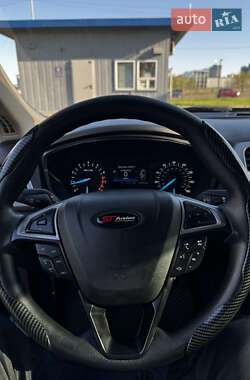Седан Ford Fusion 2019 в 