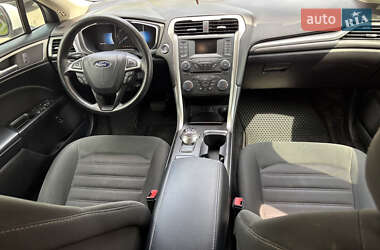 Седан Ford Fusion 2017 в 