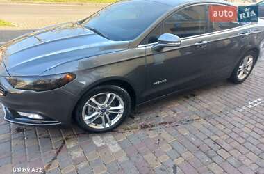 Седан Ford Fusion 2017 в 