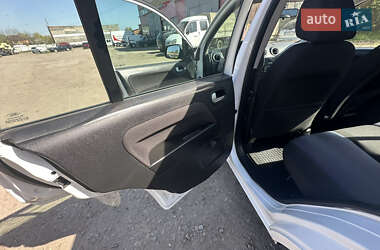 Хетчбек Ford Fusion 2010 в 