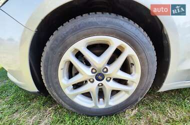 Седан Ford Fusion 2014 в 