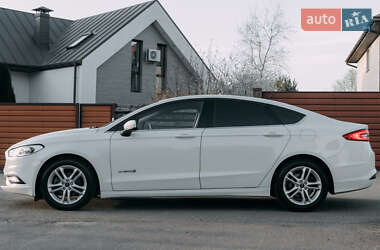 Седан Ford Fusion 2018 в 
