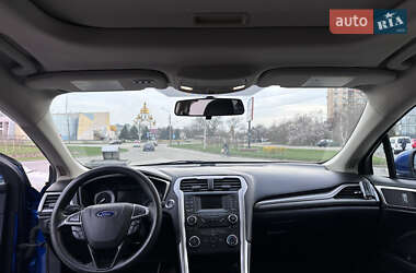 Седан Ford Fusion 2017 в 