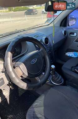 Хэтчбек Ford Fusion 2003 в 