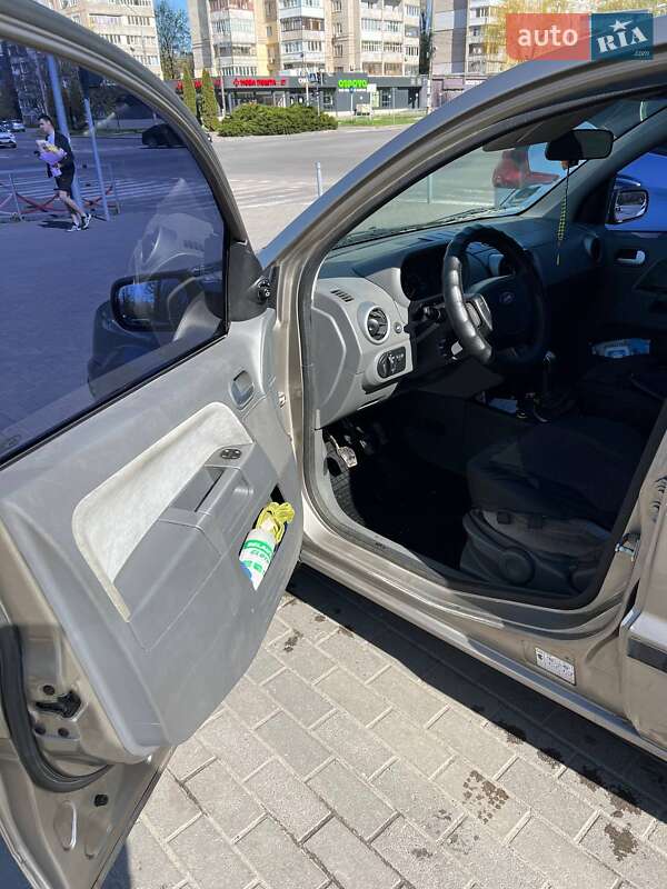 Хетчбек Ford Fusion 2003 в Вінниці